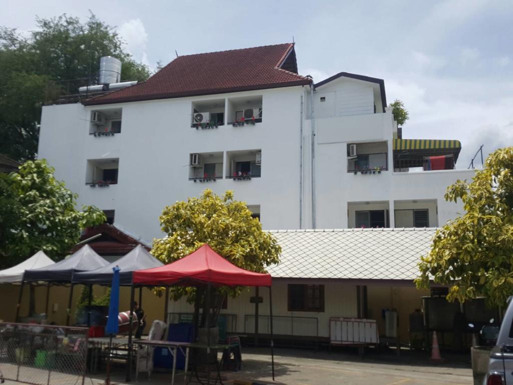 V.i.p. House Guest house *